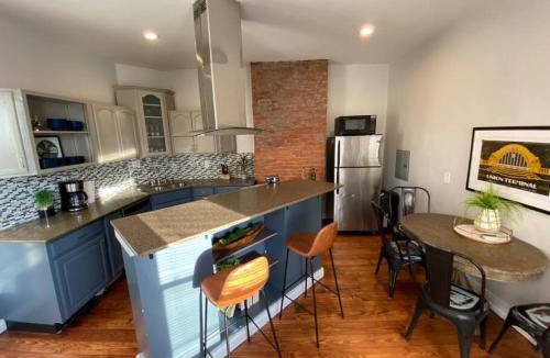 Mount Auburn Apartment | 135 m² Apartment ∙ 2 bedrooms ∙ 7 guests