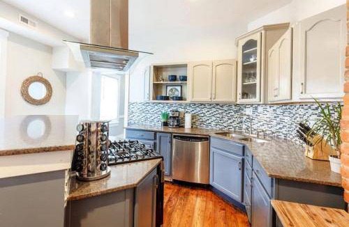Mount Auburn Apartment | 135 m² Apartment ∙ 2 bedrooms ∙ 7 guests