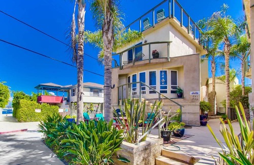 South Mission Beach House | 135 m² House ∙ 3 bedrooms ∙ 8 guests