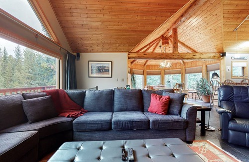 Big Sky Cabin | 139 m² Cabin ∙ 3 bedrooms ∙ 6 guests