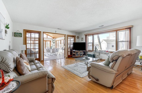 Paw Paw Lake House | 139 m² House ∙ 4 bedrooms ∙ 10 guests