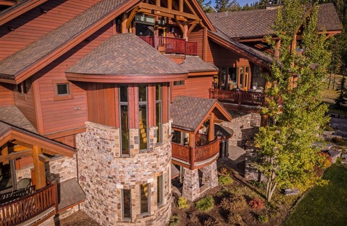 Whitefish House | 1390 m² House ∙ 7 bedrooms ∙ 24 guests