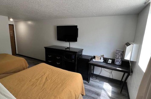 Dickinson Hotel | 144 m² Motel ∙ 4 guests