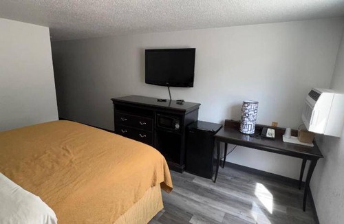 Dickinson Hotel | 144 m² Motel ∙ 4 guests