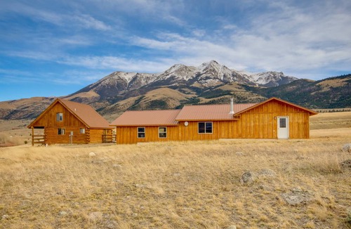 Pray House | 148 m² House ∙ 2 bedrooms ∙ 9 guests