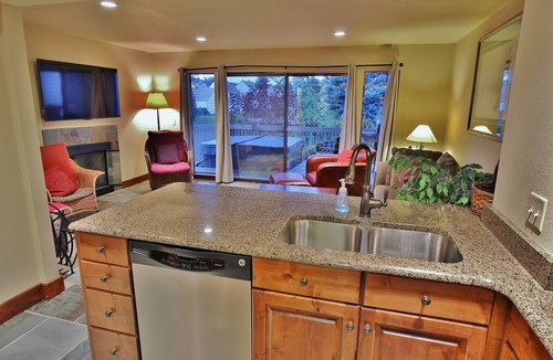 Park Meadows Condo | 149 m² Condo ∙ 3 bedrooms ∙ 9 guests