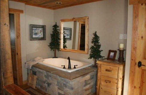 Afton Condo | 16) 1 BEDROOM WITH LOFT CONDOS - 3 QUEENS- The Mountain Inn
