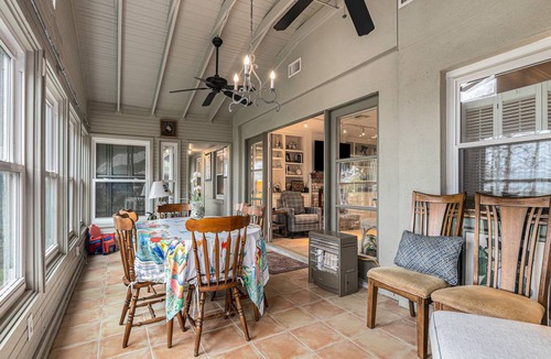 Dickinson House | 163 m² House ∙ 4 bedrooms ∙ 12 guests