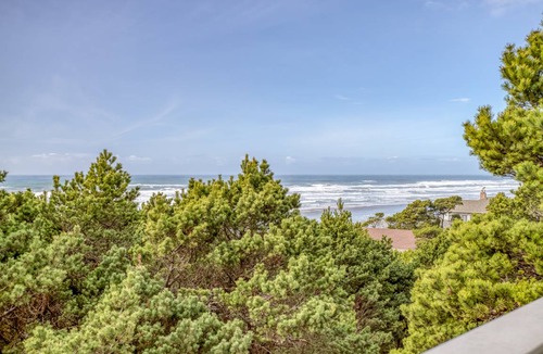 Seal Rock House | 166 m² House ∙ 3 bedrooms ∙ 6 guests