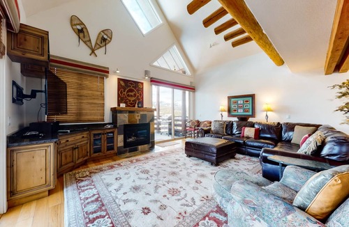 Saddle Ridge House | 166 m² House ∙ 3 bedrooms ∙ 9 guests