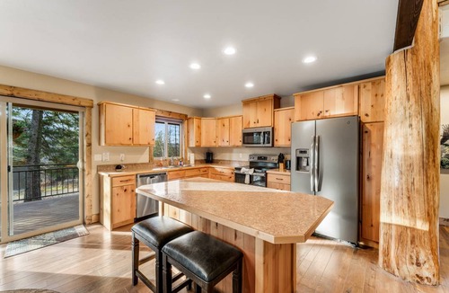 Bigfork Cabin | 167 m² Cabin ∙ 3 bedrooms ∙ 11 guests