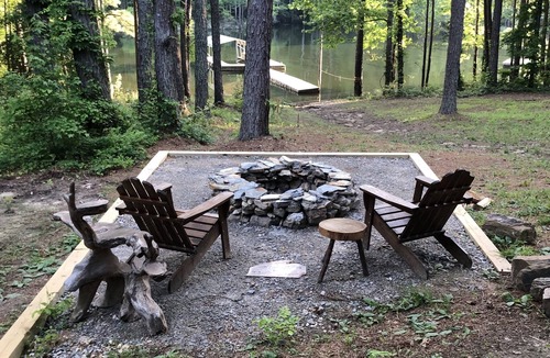Manson House | 17 Acre Waterfront Private Retreat