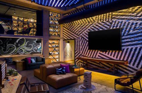 East Village Hotel | 17 m² Hotel ∙ 127 guests