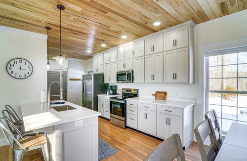 Burkesville Cottage | 176 m² Cabin ∙ 2 bedrooms ∙ 8 guests