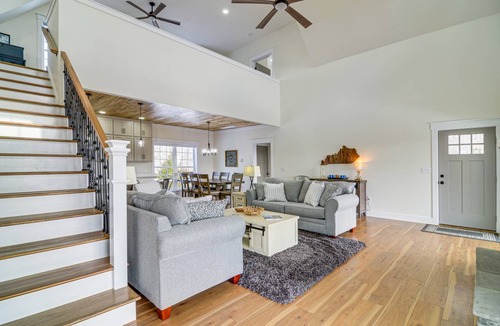 Burkesville Cottage | 176 m² Cabin ∙ 2 bedrooms ∙ 8 guests