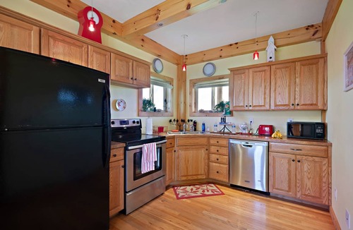 Island Park Cabin | 177 m² Cabin ∙ 4 bedrooms ∙ 9 guests