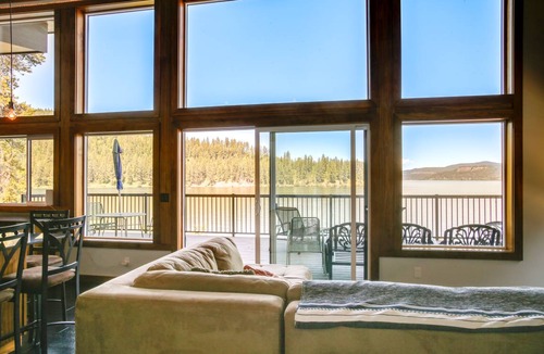Carey Bay House | 181 m² House ∙ 3 bedrooms ∙ 8 guests