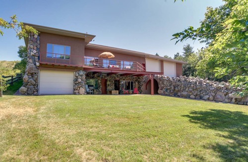 Great Falls House | 185 m² House ∙ 2 bedrooms ∙ 4 guests