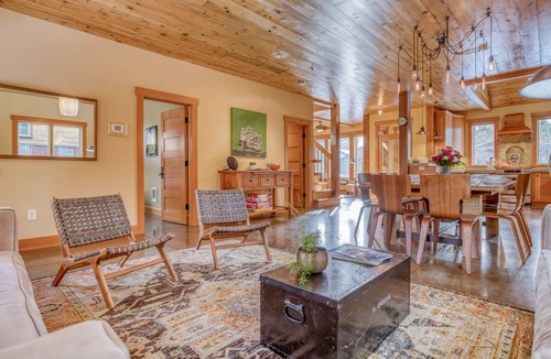 River West House | 186 m² House ∙ 3 bedrooms ∙ 7 guests