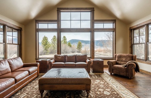 West Yellowstone House | 189 m² House ∙ 3 bedrooms ∙ 8 guests