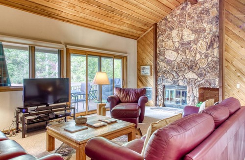 Elkhorn Village Condo | 190 m² Condo ∙ 3 bedrooms ∙ 10 guests