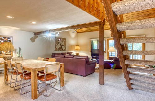 Elkhorn Village Condo | 190 m² Condo ∙ 3 bedrooms ∙ 10 guests