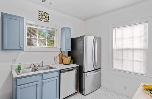 Wilmington Cottage | 1903 TinyTwins #1 Romance at: 1903 Twin Cottages close to everything.