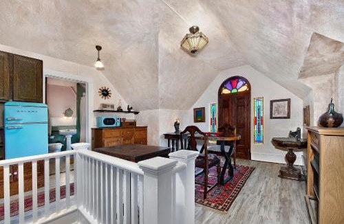 Ontario Apartment | 1908 Victorian Home in Eastern Oregon