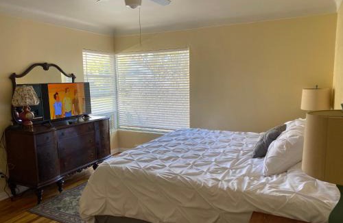 Idaho Falls House | 1949 Sweet Sage House, CLOSE to Airport, Temple and Highway