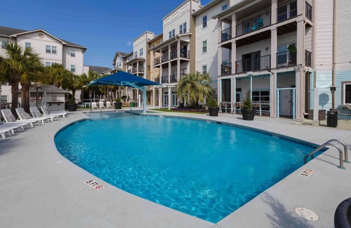 Goose Creek House | 1BR Cottage Home in Pet Friendly Resort w/Pool, hot tub & parks