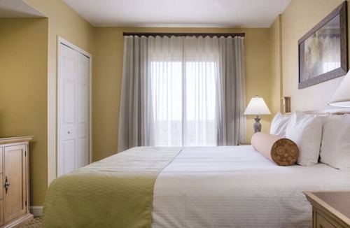 Lake Buena Vista Resort | 1BR-Dlx Inside Disney Gates-5 Pools, 2 Lazy Rivers, SPLASH pad, Mini Golf & More