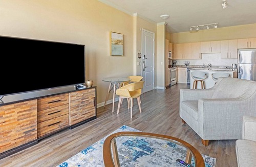 Cityplace Apartment | 1BR Luxury Uptown Suite w/ Pool & Gym