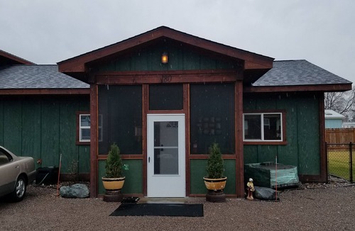 Evergreen House | 2 Bd, 1 1/4 bath House Central to Glacier Park, Flathead Lake, Whitefish Lake.
