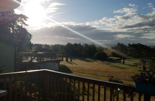Ferndale House | 2 bdrm, Mt Baker, San Juans, WWU, Sea to Ski race, Canada, Golf, Refineries