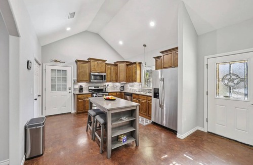 Brookeland House | 2 Bed/2 Bath Cabin in the Pines in Rayburn Resort @ Lake Sam Rayburn