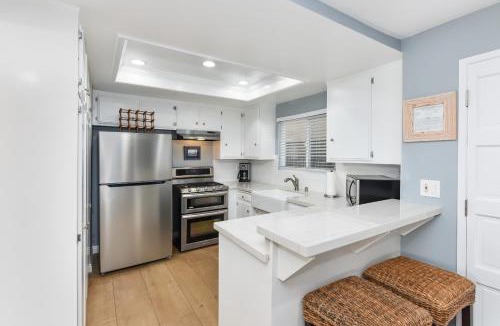 Santa Ana Heights House | 2 Bed 2 Bath Jacuzzi Home with Parking on 51st St