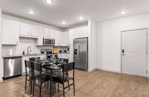 Bay Lake Apartment | 2 Bed Apt Close to Disney w ResortPerks Sleeps 8