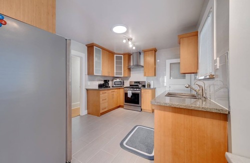 Piedmont Avenue Apartment | 2 Bedroom, 1 Bath Located Just Steps Away From Piedmont Ave