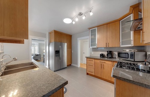 Piedmont Avenue Apartment | 2 Bedroom, 1 Bath Located Just Steps Away From Piedmont Ave