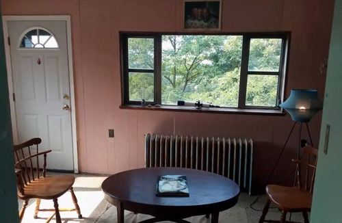 South Hills Apartment | 2 Bedroom 1 Bathroom With Full Kitchen 😃nNo Bogus Fees. Ever. Responsive Hostnn