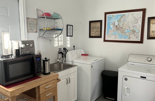 Cody Cabin | 2 Bedroom- 2 Bath Cottage - sleeps 6 max