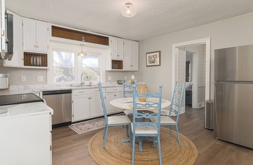 Winston - Salem Cottage | 2-bedroom cottage in Winston Salem