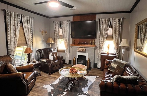 Shelby House | 2-bedroom farmhouse in tranquil Shelby with cozy charm