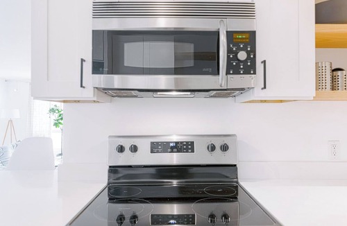 Fox Hills Apartment | 2-Bedroom | FREE Parking | Culver City Condo