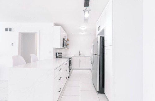 Fox Hills Apartment | 2-Bedroom | FREE Parking | Culver City Condo