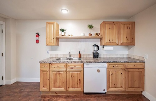 Rexburg Bed & Breakfast | 2 Bedroom Guest Suite with Free Continental Breakfast