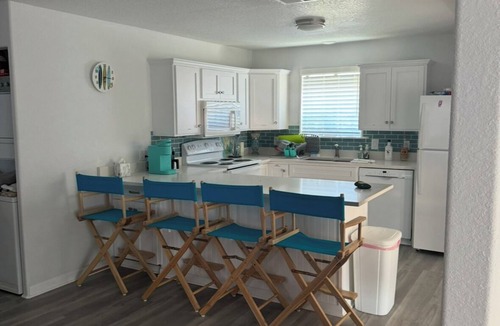 Surfside Beach House | 2-bedroom house in peaceful Surfside Beach and beautiful view of the gulf