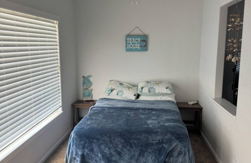 Surfside Beach House | 2-bedroom house in peaceful Surfside Beach and beautiful view of the gulf