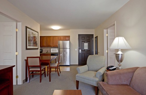 Palmdale Apartment | 2-Bedroom King & Queen Suite in Palmdale, CA