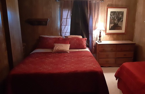Henrieville House | 2-bedroom mobile home just 15 minutes to Bryce Canyon National Park